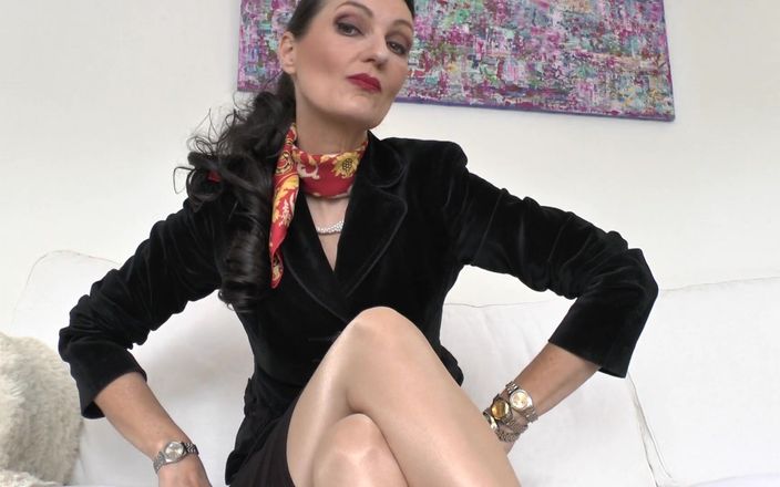 Lady Victoria Valente: 你和你的手表老板，Lady Victoria Valente的午休时间