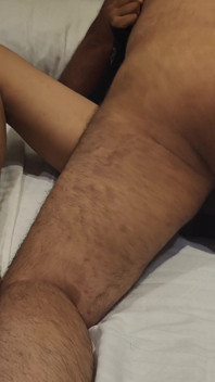 La moglie bollente dell'amico vuole un grosso cazzo nella sua figa