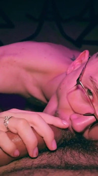 Güzel twink nicolas mucci camilo brown'ın büyük sünnetsiz yarağına özensiz gırtlağına kadar döl yiyor sakso çekiyor