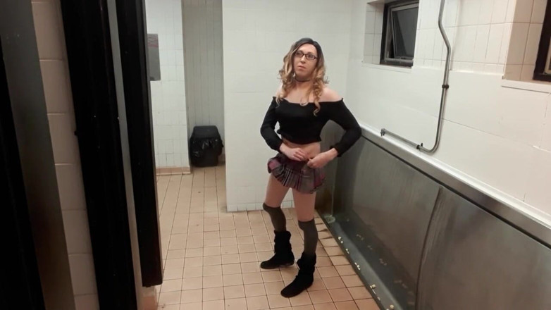 The Midnight Minx: Toilets strip tease