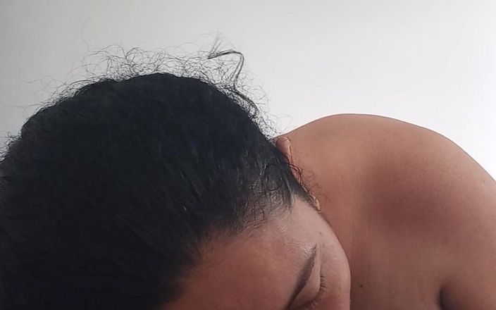 Valkyrieandluigy: 69 Pose Blowjob From Amateur Wife