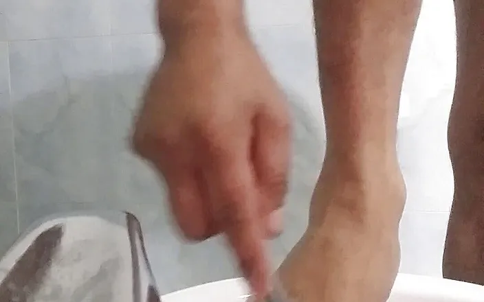 Boy top Amador: Do you have a fetish for a foot like that?!