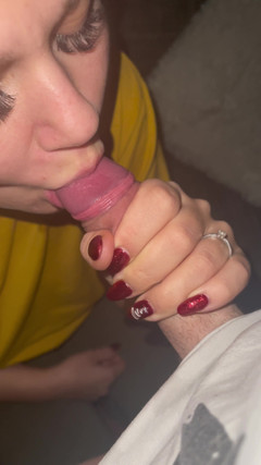 Alice_OnlyF: Gib meinem mann einen blowjob zum spaß