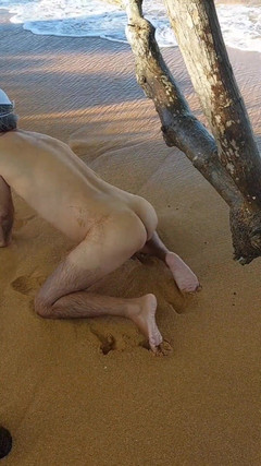 Ladysilvas: Ladysilva puta muy desnuda en la playa queriendo una polla...