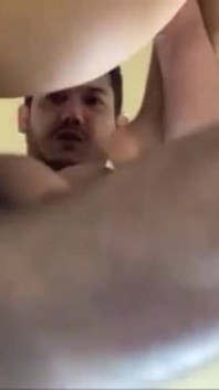 Grindr randevum bana sıkı bakire kıç veriyor!