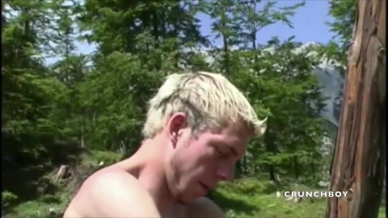 Latino Fucker: Dos sexy latinas gemelas follando en montain exhib
