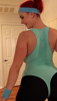 Big Natural Titty Babe Siri Exercises Her Pussy!