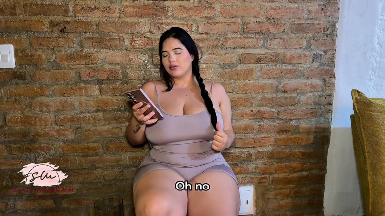 Savannah Watson: Grandota traviesa buscando sexo con un extraño en el bosque...