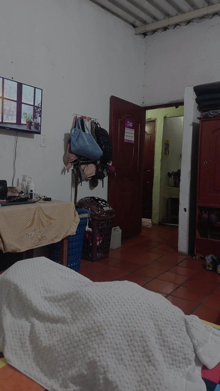 oficialkairadenaly: Mi Hermanastra Descubre Unos Juguetes 성적 Y 로스 프루에바스 토도스 하스타 엘레지르 우노 Y 자위