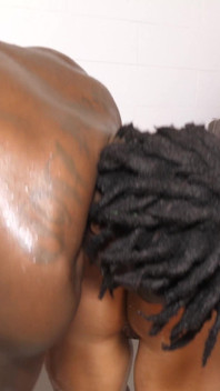 Caramela, débutante portoricaine sexy, se tape la grosse bite noire Louie Smalls