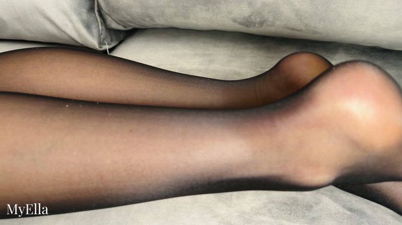Myella: Cận cảnh thân mật với quần tất liền mạch