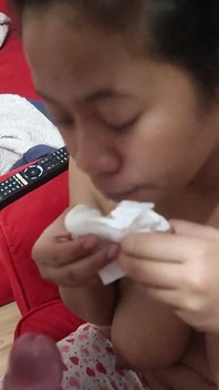 Indonesian Girl Open Her Mouth for Cumshot