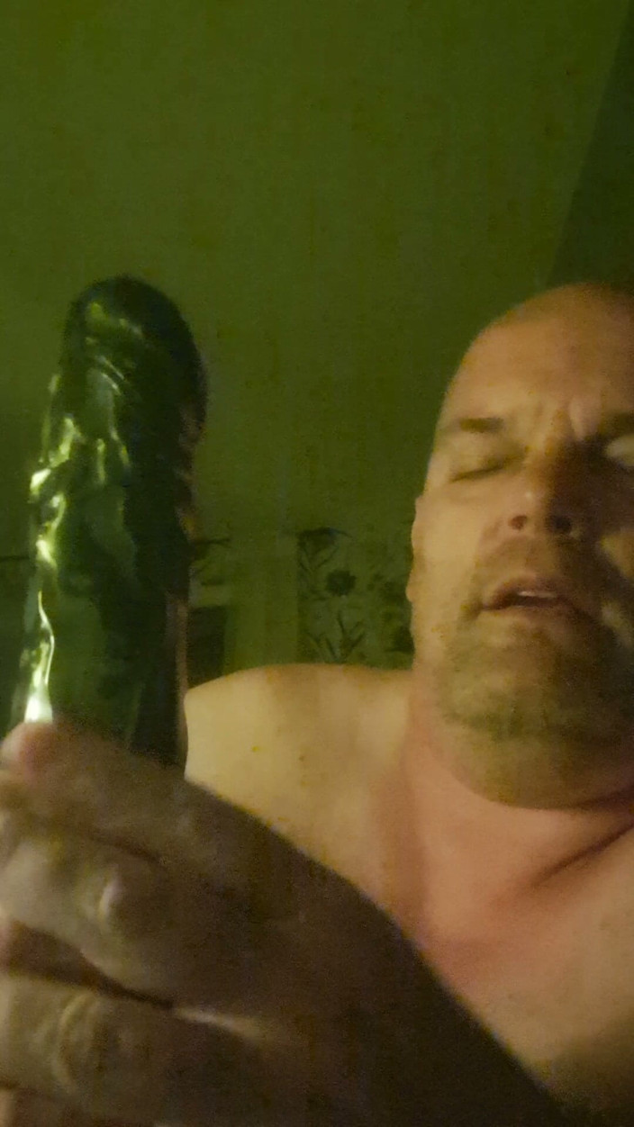 Fickspecht: Without Discussion, the Thick Dildo for the Slut