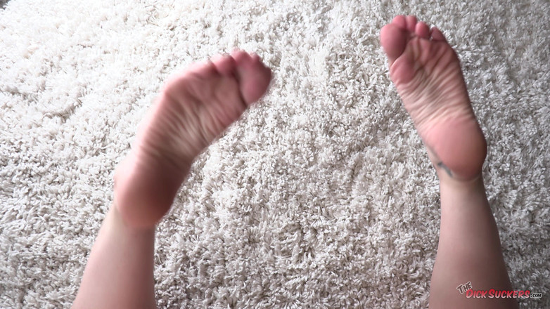 The Dick Suckers: Cewek itu menyembah kontol!