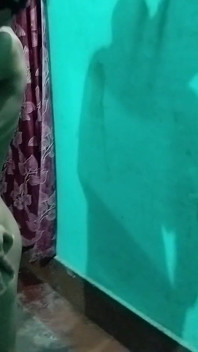 Indisch dorpsmeisje strakke kut binnenshuis seksvideo, Desi mooi meisje xxx video