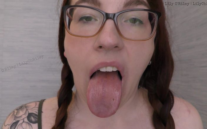 Lily O'Riley: Brýle a gape: 11minutová akce s protaženým zubním zrcátkem
