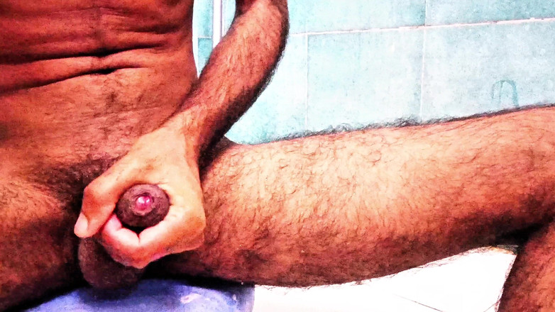 Brijesh 270: Ung onanerar kuk i badrummet