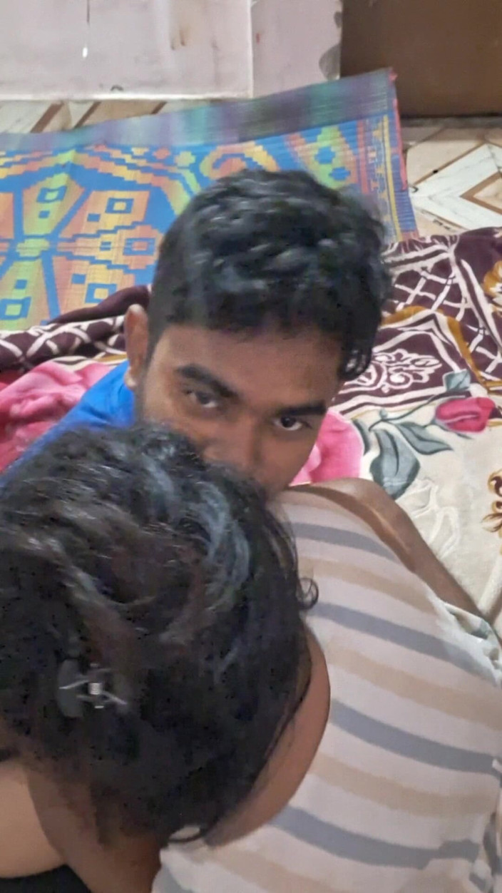 Sweetsex2001: Indie Desi Vabi Romantické pocity
