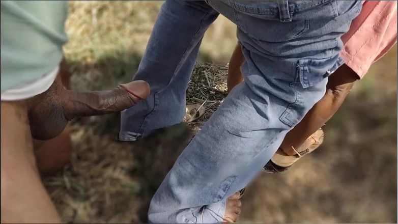 Fuckkkker: Awek kampung yang cantik tersangkut di dalam hutan, dia terdesak...