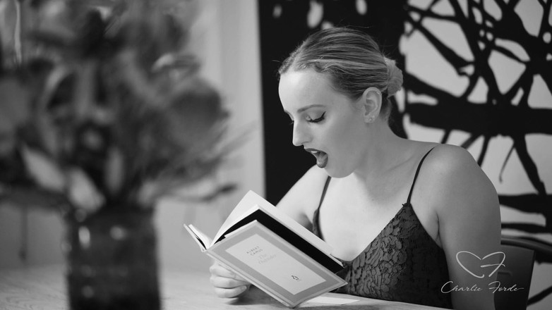 CharlieForde: Ode aan hysterische literatuur met Charlie Forde, Amber Moore