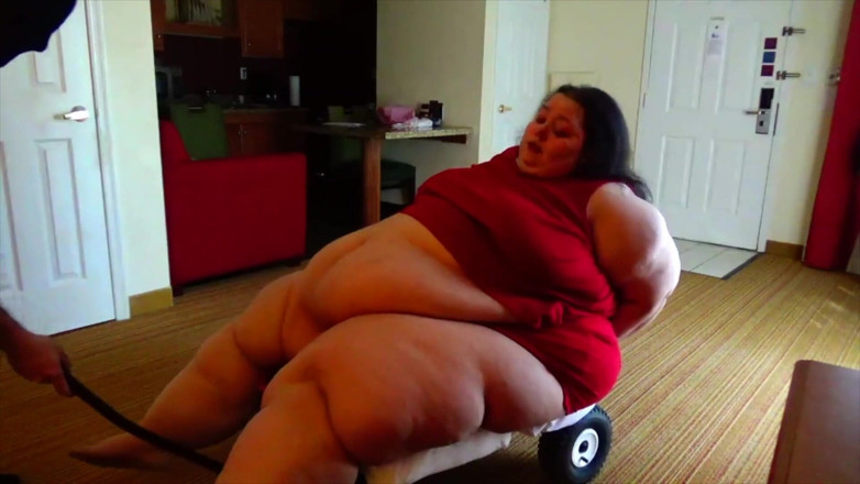 Full Weight Productions: Queen Nora &amp; Rainbow juegan juegos de peso