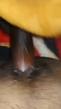 Aku lagi asik masturbasi sendirian waktu ibu tiriku tiba-tiba dientot habis-habisan