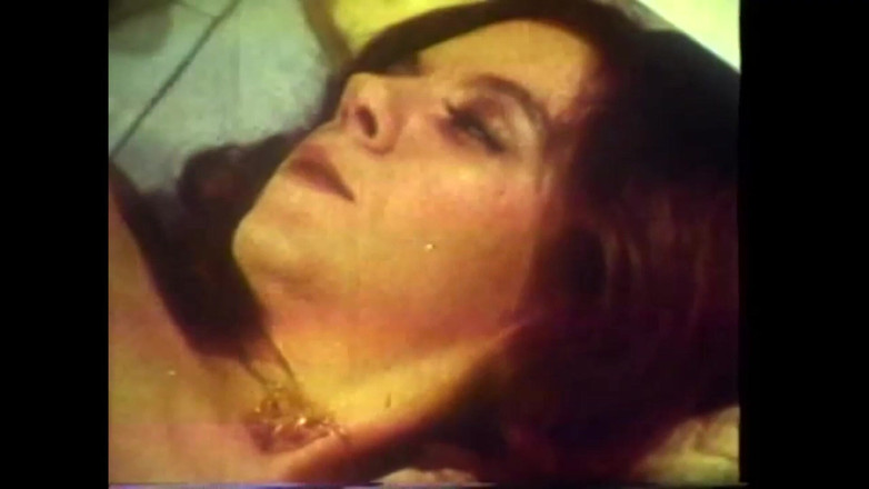 Vintage Megastore Full hd: Perawat merawat pasien