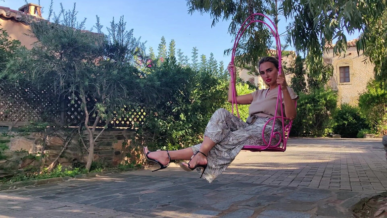 Goddess Lena: Obdivujte Mě V Mé Zahradě