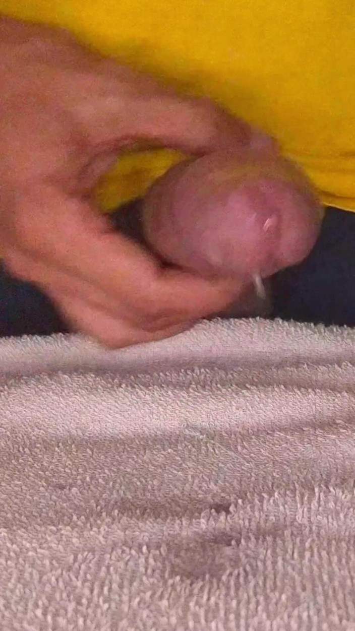 Naughty Cock: Koleś z Wielkim Kutasem masturbuje się pysznie chce tamenego rogacza