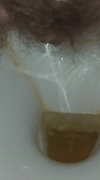 Pissing Housewife