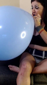 Fétiche de gros ballons suce et se libère
