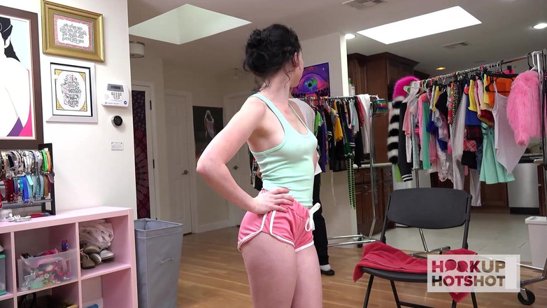 HookUp HotShot-BTS: BTS - 射精を渇望する美女アテネア・レインは激しいセックスに興奮している