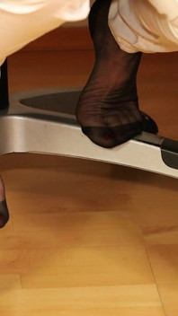 Pink Suede Loafers & Black Rht Nylons - Footplay Perlahan Di Bawah Meja