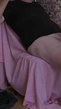 Serena recebe nova roupa do papai e quer retribuir a ele da maneira divertida