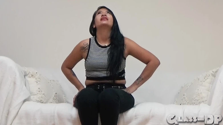 GLASSDP: Honey Bee Gets Her Twat Gaped Wide Open