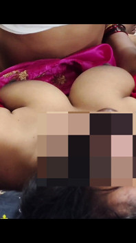 Bạn trai cũ đột nhiên về nhà một ngày khi tôi móc cua và làm tình với cô ấy khi chồng cô ấy không có ở nhà.