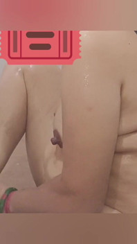 Priya bhabi biểu diễn âm hộ lớn
