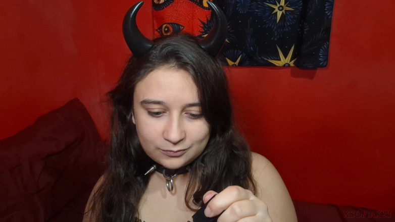 Sofia Nightshade: Černá rtěnka make-up