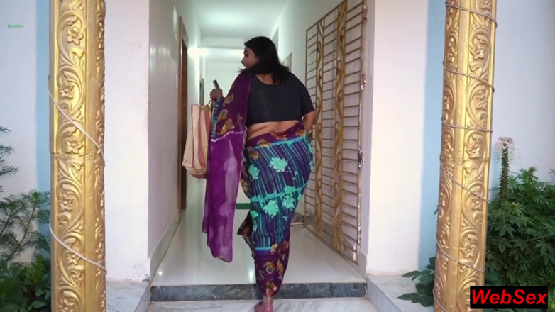 WebSex Premium: Un chauffeur automobile baise une belle bhabhi passager ! Avec audio...