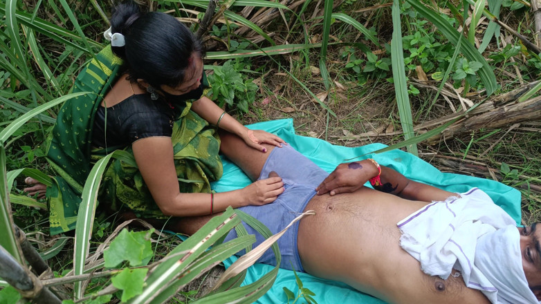 Asha Devi: Desi indische bhabhi im dschungel gefickt