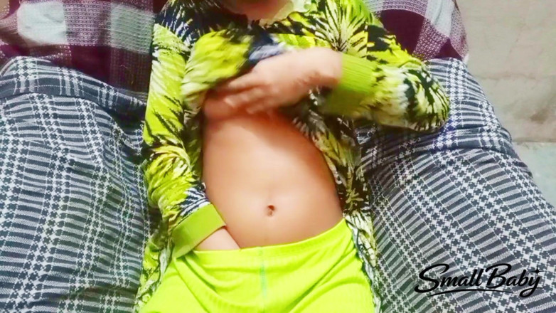 Small Baby: 파키스탄 소녀 새로운 바이러스 성 비디오