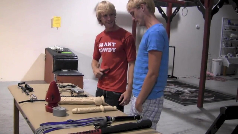 Dream Boy Bondage: Зв'язаний новий майстер - глава 1