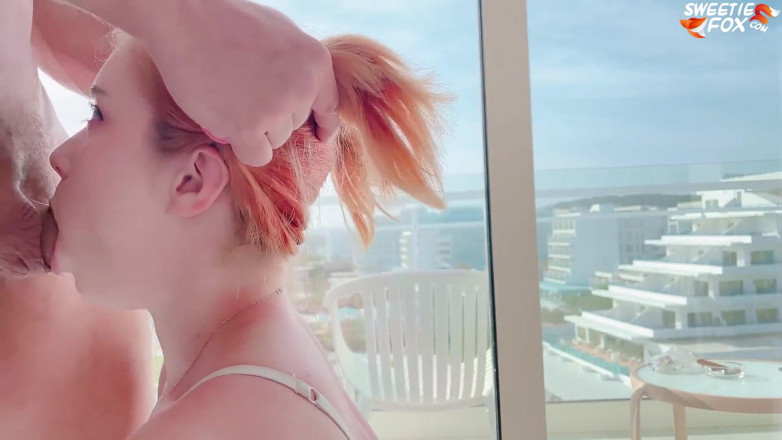 Sweetie Fox: Grov knullad i doggystyle rödhårig flickvän efter avsugning och sperma...