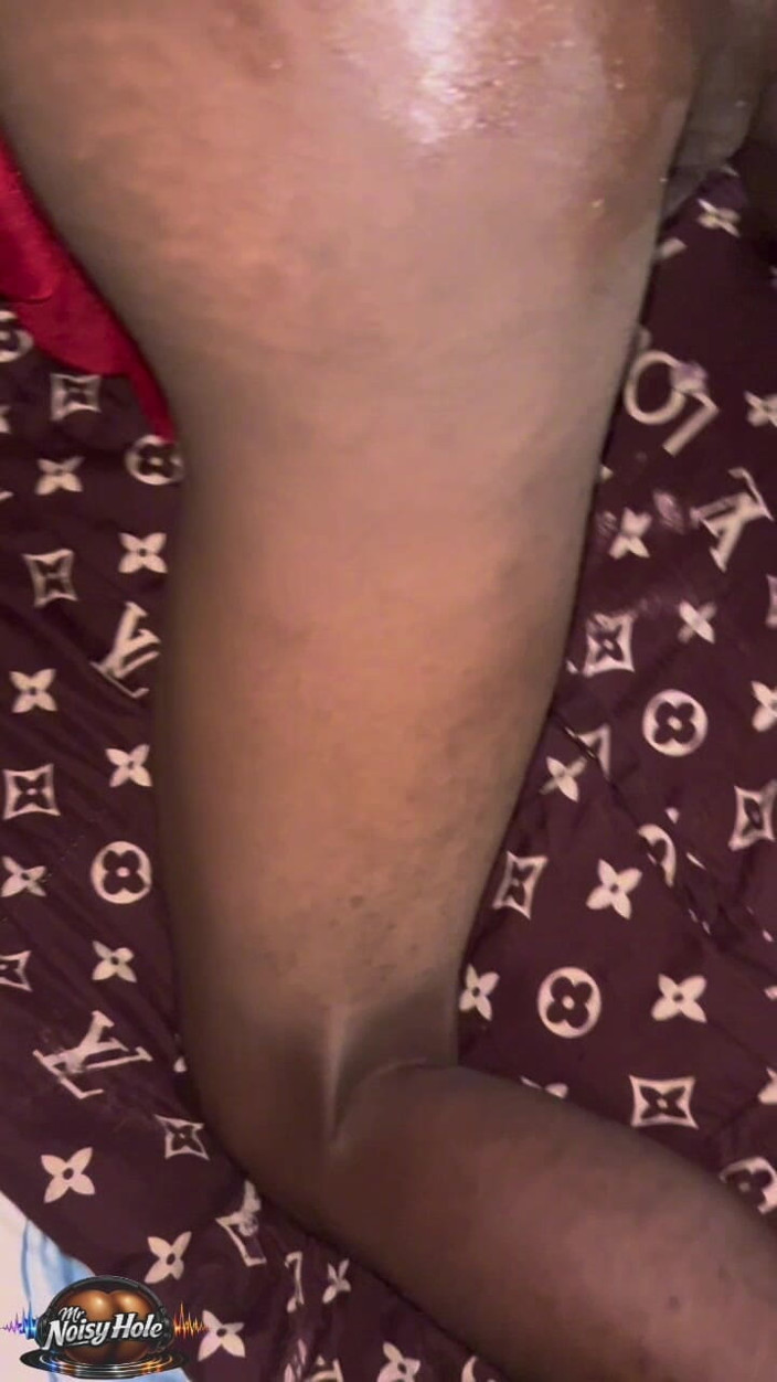 Mr. Noisy Hole: 摧残我的小穴