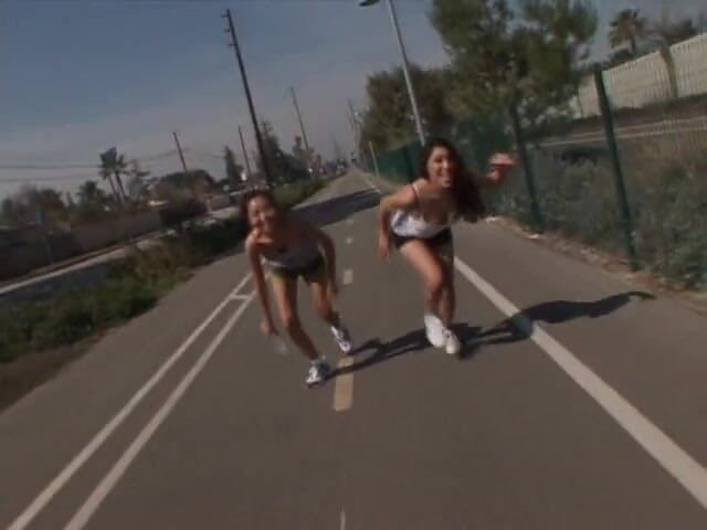 Project Femdom: Coeds mają zasysane palce