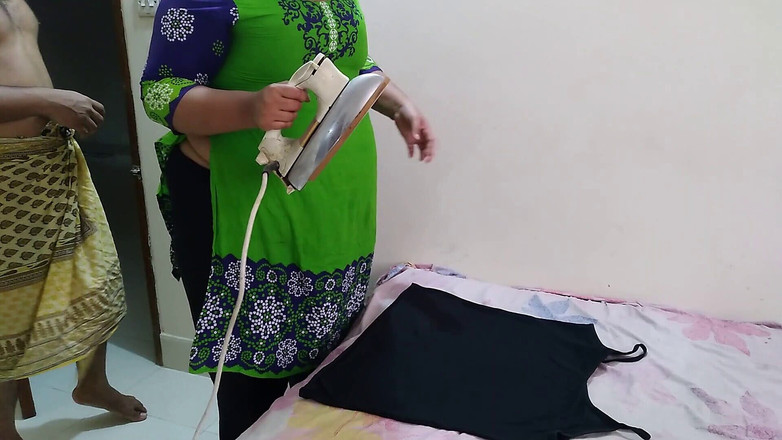 Aria Mia: 일하는 여자일 때