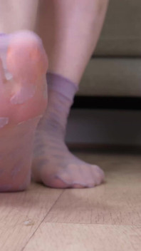 Roztomilé oblečení a škádlení chodidly 18 let