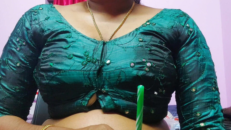 Desi Mohini: Desi fratellastro indiano e sorellastra sesso bollente di notte storia...