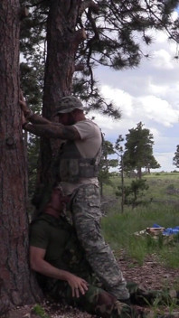Jason collins berhubungan militer di hutan!