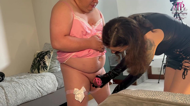 Queen Coquette: Ritualul Femdom Pentru Două Dominatrice: Umilință, Ballbusting, Dresaj, Feminizare Și Pedeapsă...
